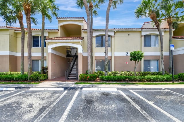 815 W Boynton Beach Boulevard 2-103, Boynton Beach, FL 33426