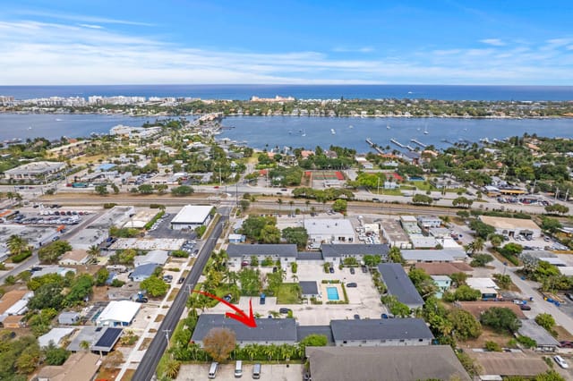 328 W Pine Street 22, Lantana, FL 33462