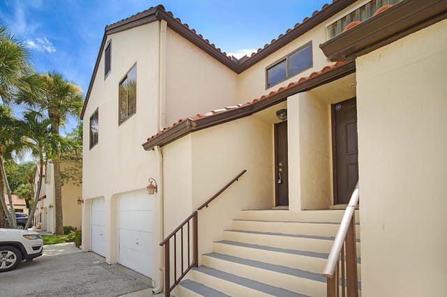 9 Vía De Casas Sur 203, Boynton Beach, FL 33426