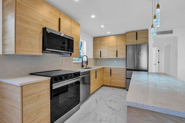 245 Saxony F, Delray Beach, FL 33446