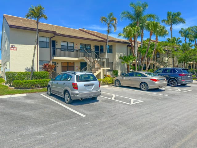 7610 Tahiti Lane 201, Lake Worth, FL 33467