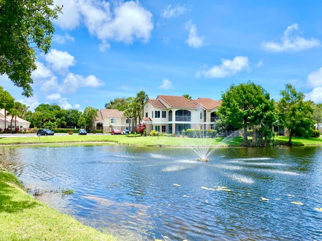 815 W Boynton Beach Boulevard 7-102, Boynton Beach, FL 33426