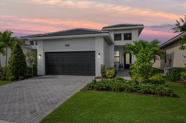 4918 Saint Armands Way, Westlake, FL 33470