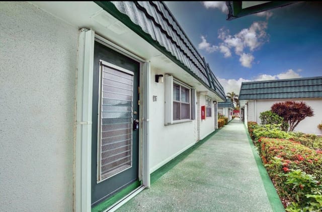 65 Waterford C, Delray Beach, FL 33446