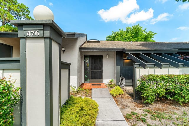 476 Lynbrook Court, Royal Palm Beach, FL 33411