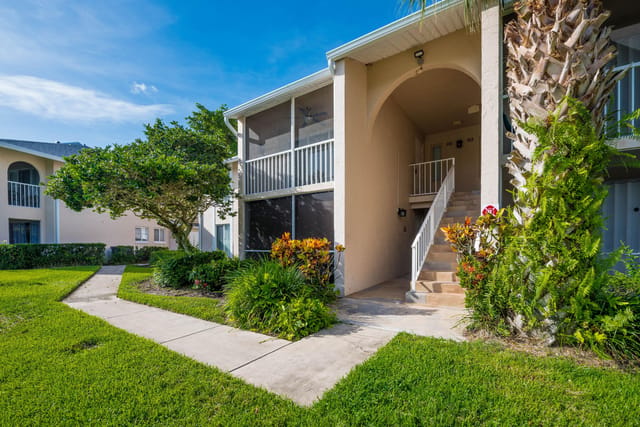 13870 Oneida Drive H2, Delray Beach, FL 33446