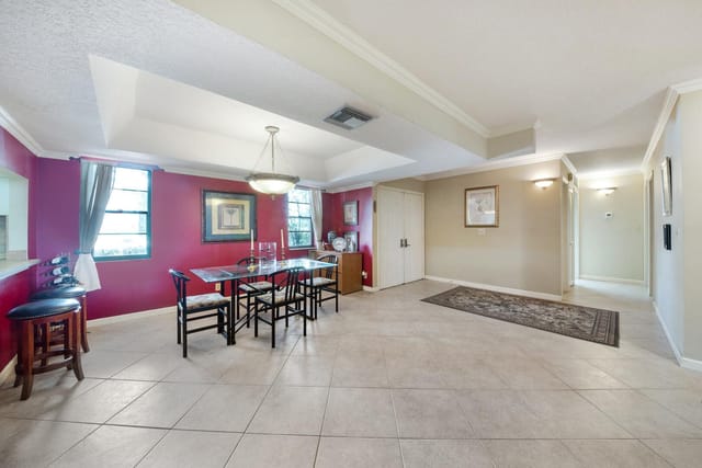 Entry/Foyer