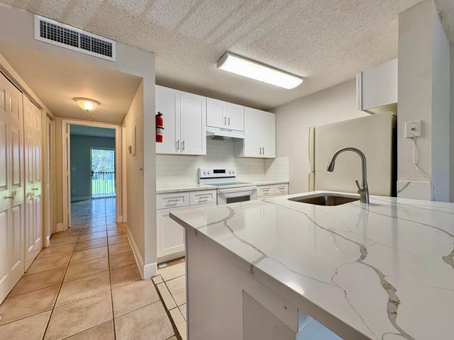 1830 W Meadows Circle 1830, Boynton Beach, FL 33436