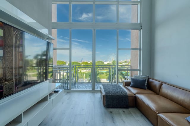 253 NE 2nd Street 435, Miami, FL 33132