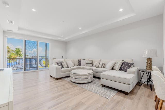 41 SW Seminole Street 305 8