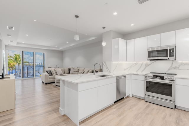41 SW Seminole Street 305 6