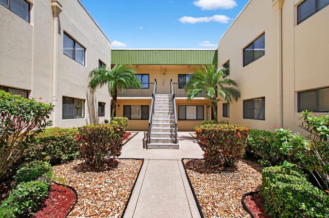 15217 Lakes Of Delray Boulevard 92, Delray Beach, FL 33484