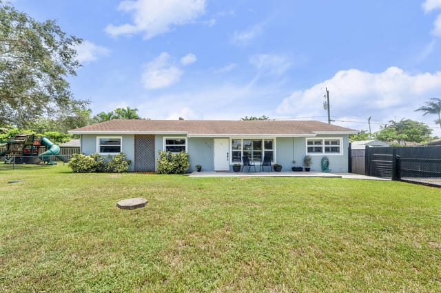 9182 Lantern Drive, Lake Worth, FL 33467