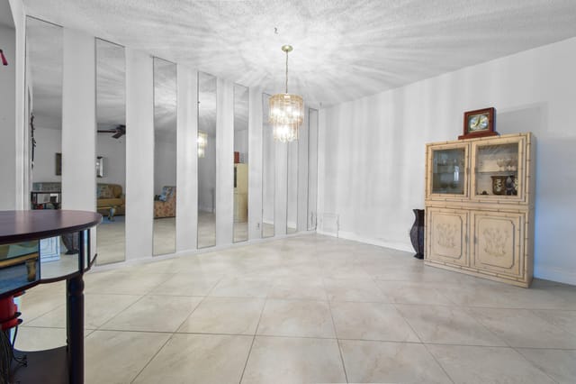 1097CirTerrW,AptC-Interior(8)