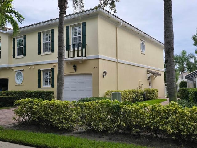 144 Santa Barbara Way, Palm Beach Gardens, FL 33410