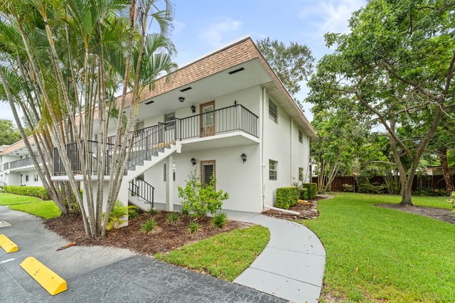 2950 SE Ocean Boulevard 1-10, Stuart, FL 34996