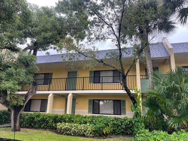 1215 Meadows Circle 1215, Boynton Beach, FL 33436