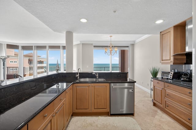 700 Ocean Royale Way PH3