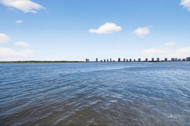 105 Paradise Harbour Boulevard 102, North Palm Beach, FL 33408