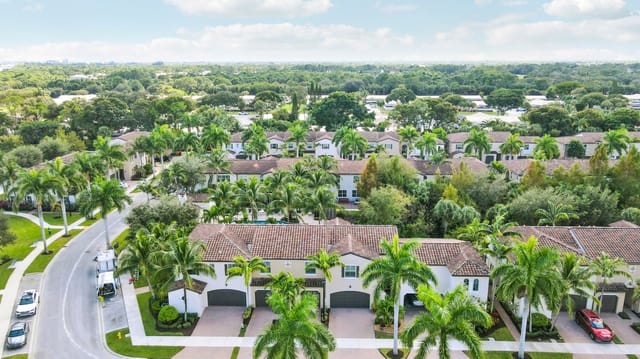 4558 Mediterranean Circle, Palm Beach Gardens, FL 33418