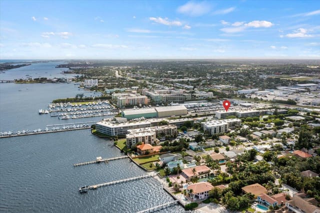 300 Waterway Drive S 308, Lantana, FL 33462