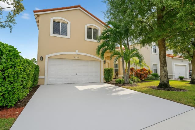 6164 Willoughby Circle, Lake Worth, FL 33463