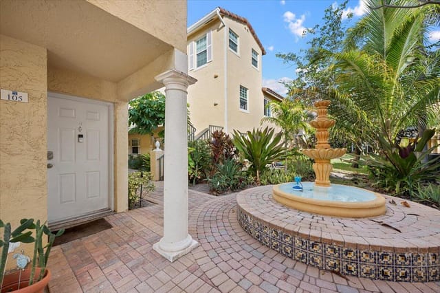 1015 Lake Shore Drive 105, Lake Park, FL 33403