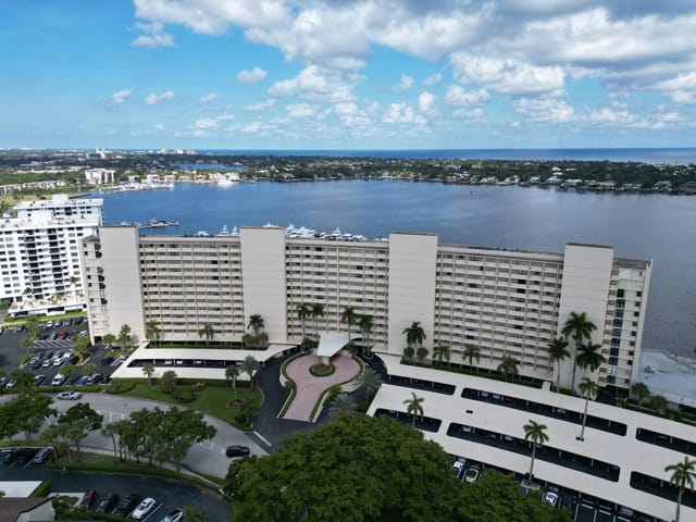 132 Lakeshore Drive 617, North Palm Beach, FL 33408