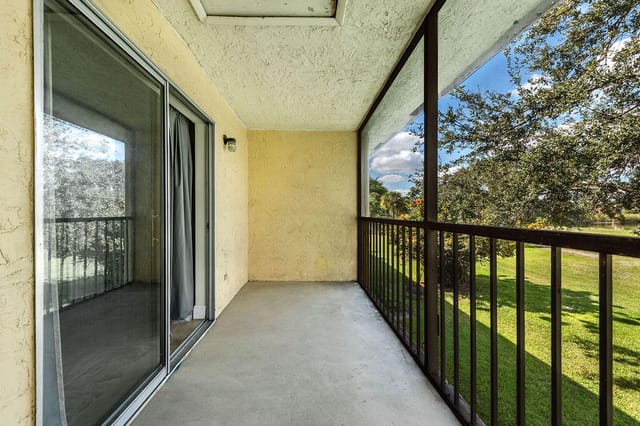 1529 Meadows Circle W, Boynton Beach, FL 33436