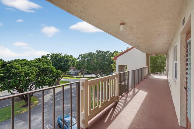 Breezeway to Unit