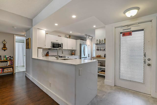 09_14873_Cumberland_Drive_Unit_202_9_mls