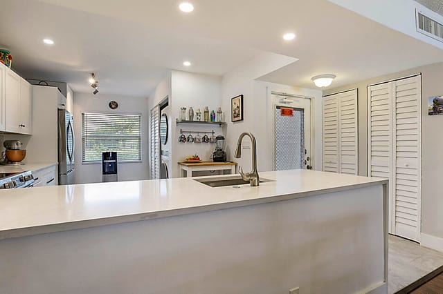 10_14873_Cumberland_Drive_Unit_202_10_ml