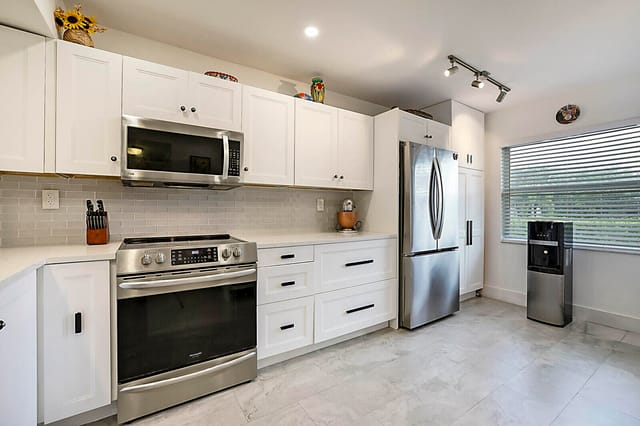 11_14873_Cumberland_Drive_Unit_202_11_ml