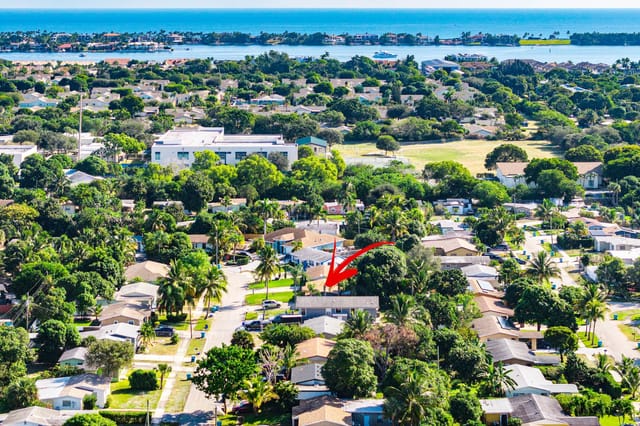 350 NE 27th Court, Boynton Beach, FL 33435