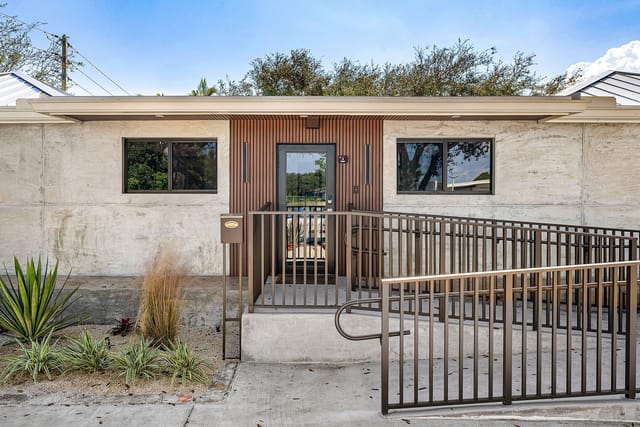 112 SE 10th Street, Delray Beach, FL 33483