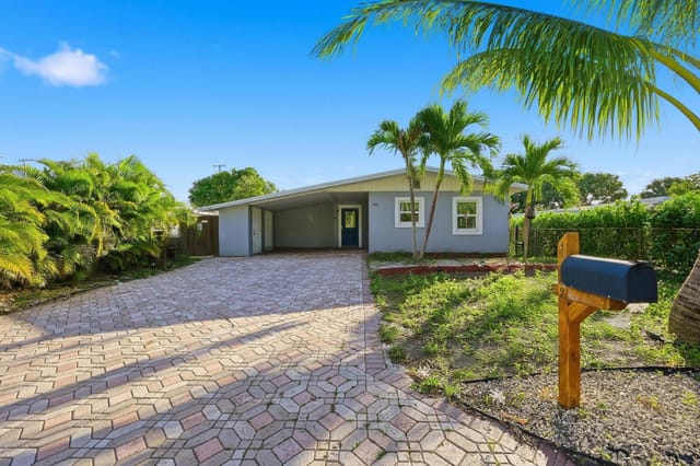 1722 N D Street, Lake Worth Beach, FL 33460