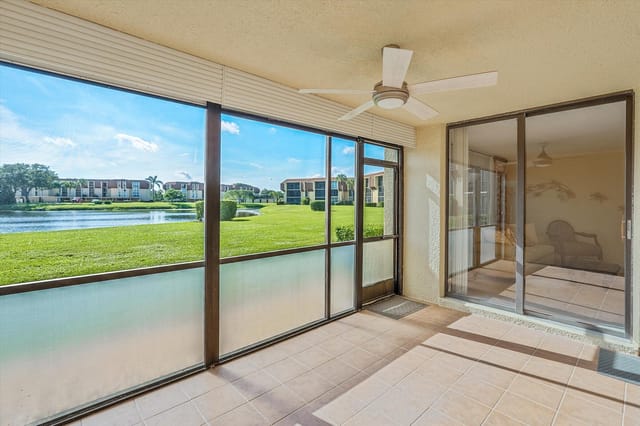5344 Woodland Lakes Drive 122, Palm Beach Gardens, FL 33418