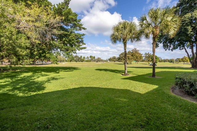 5881 Parkwalk Drive, Boynton Beach, FL 33472
