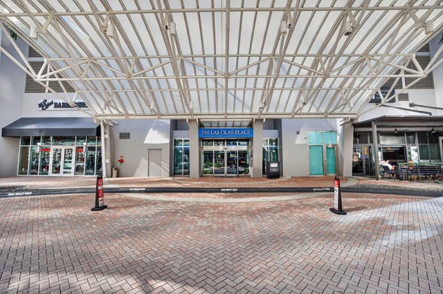 350 Las Olas Place