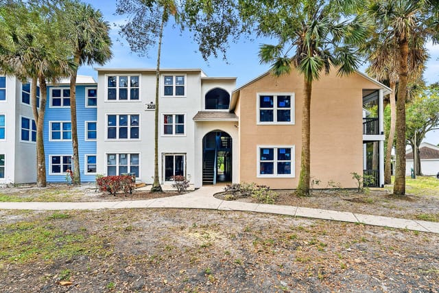 2319 N Congress Avenue 33, Boynton Beach, FL 33426