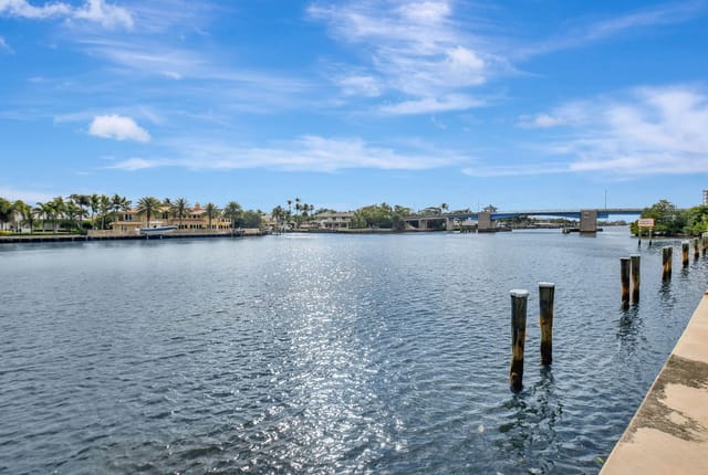 624 Snug Harbor Drive B6, Boynton Beach, FL 33435