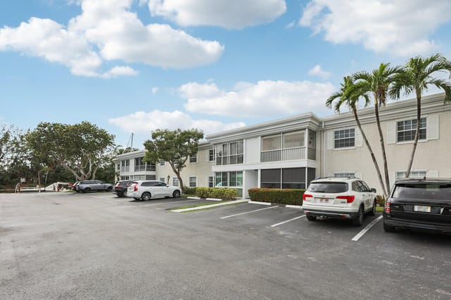 6-web-or-mls-Bay Club Dr 3-S1801-004