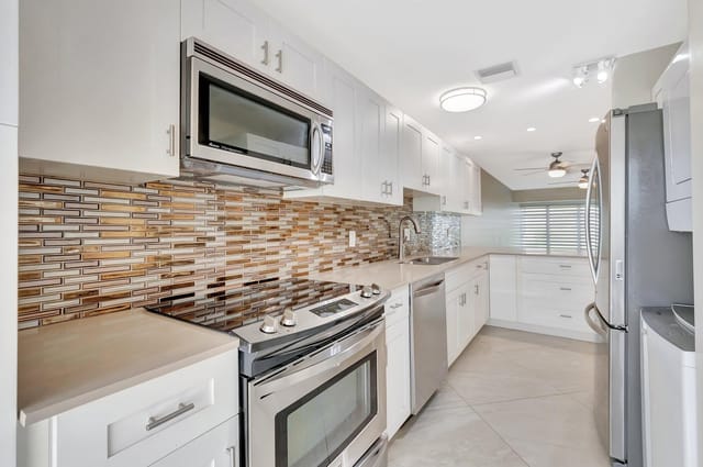 1131 Violet Terrace 104, Delray Beach, FL 33445