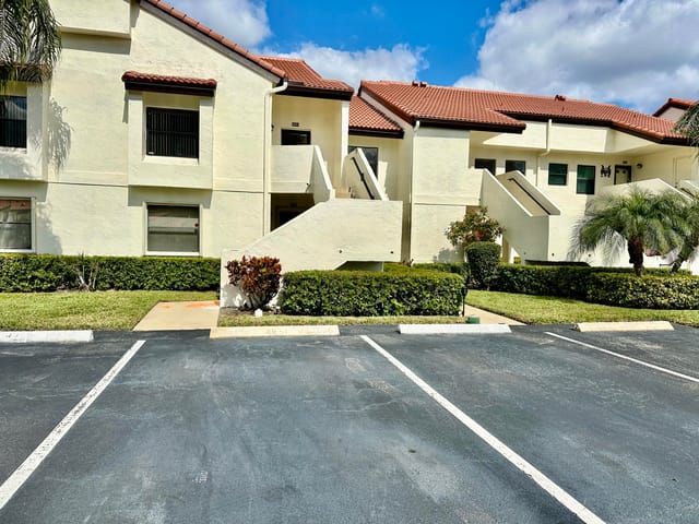 5951 Parkwalk Drive, Boynton Beach, FL 33472