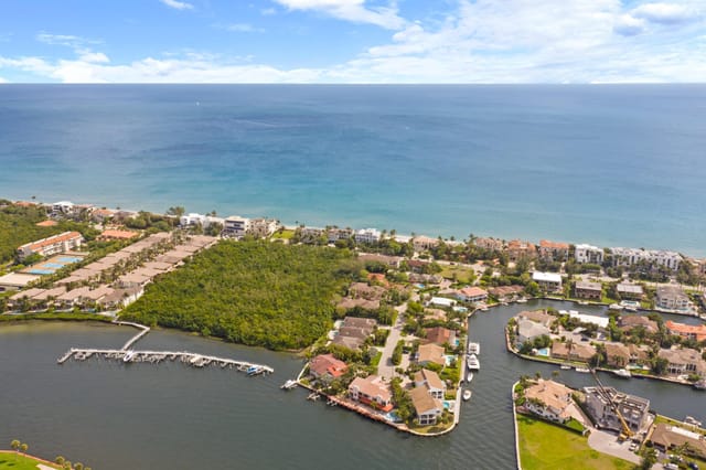 4102 S Ocean Boulevard, Highland Beach, FL 33487