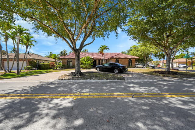 5172 NW 84th Road, Coral Springs, FL 33067