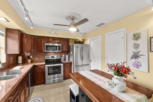 9885 Clusia Tree Drive A, Boynton Beach, FL 33436