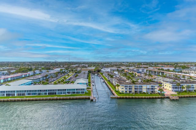 130 Doolen Court 305, North Palm Beach, FL 33408