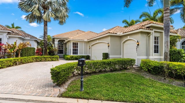 2451 Players Court, Wellington, FL 33414