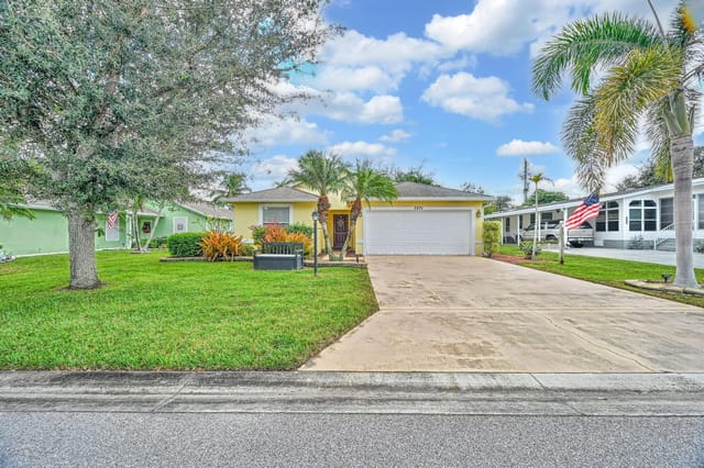 2870 SW Versailles Terrace, Stuart, FL 34997